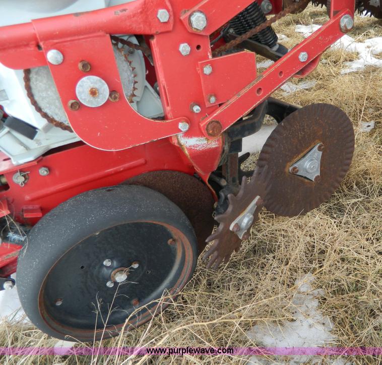 image for item AX9586 2005 AGCO White 8524 planter