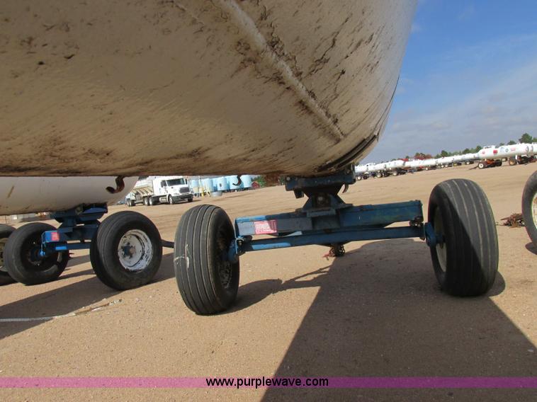 image for item BK9235 Anhydrous ammonia nurse tank