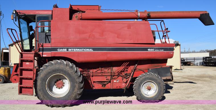 image for item BK9844 1991 Case IH 1680 Axial-Flow combine