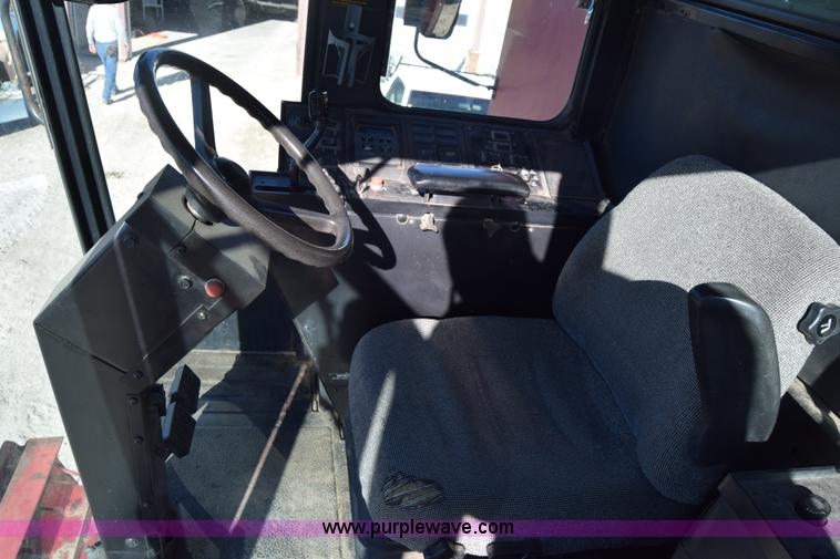 image for item BK9844 1991 Case IH 1680 Axial-Flow combine