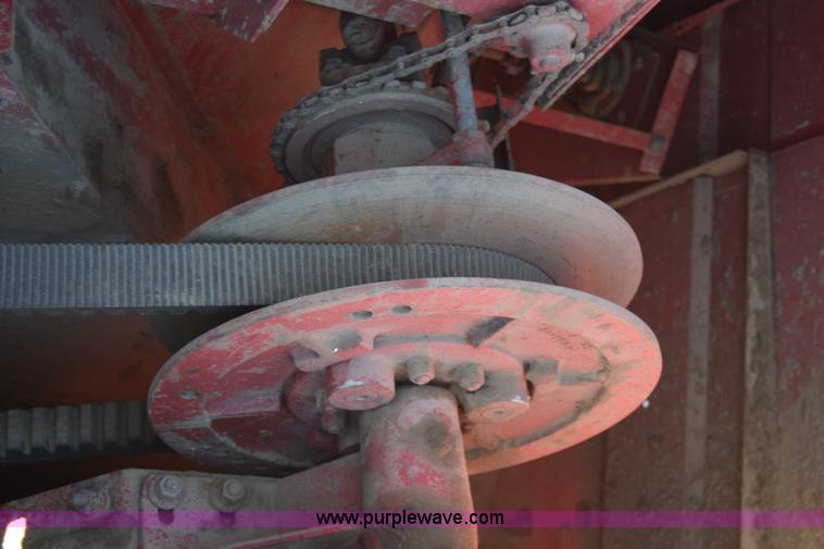 image for item BK9844 1991 Case IH 1680 Axial-Flow combine