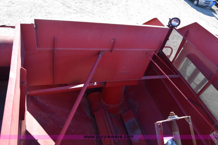 image for item BK9844 1991 Case IH 1680 Axial-Flow combine