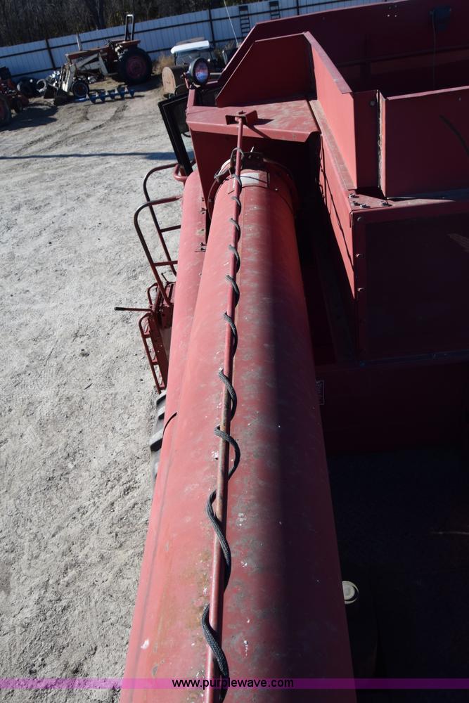 image for item BK9844 1991 Case IH 1680 Axial-Flow combine