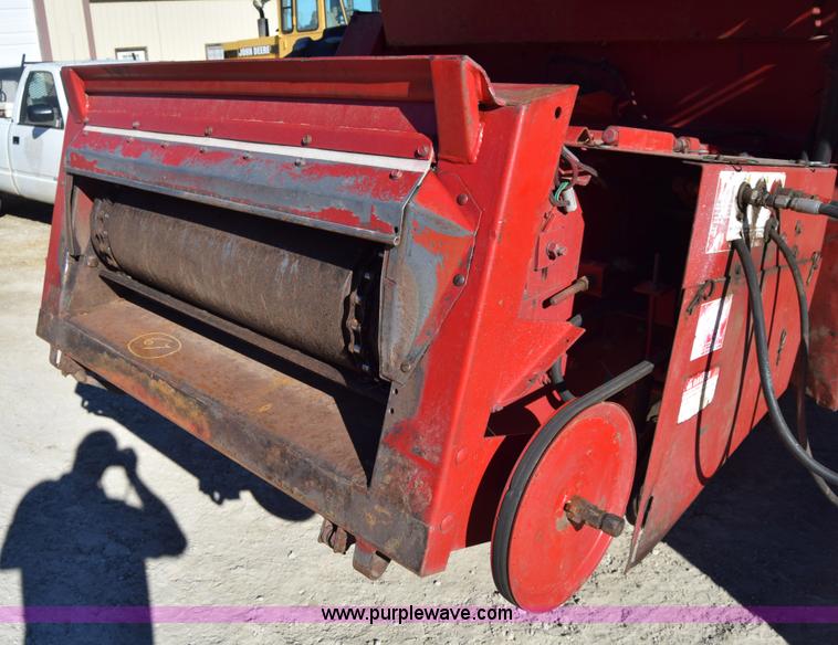 image for item BK9844 1991 Case IH 1680 Axial-Flow combine