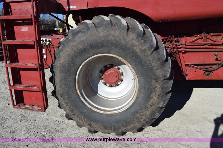 image for item BK9844 1991 Case IH 1680 Axial-Flow combine