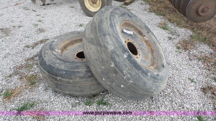 image for item BL9301 (2) H40x14.0-19 airplane tires and wheels