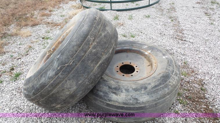 image for item BL9301 (2) H40x14.0-19 airplane tires and wheels