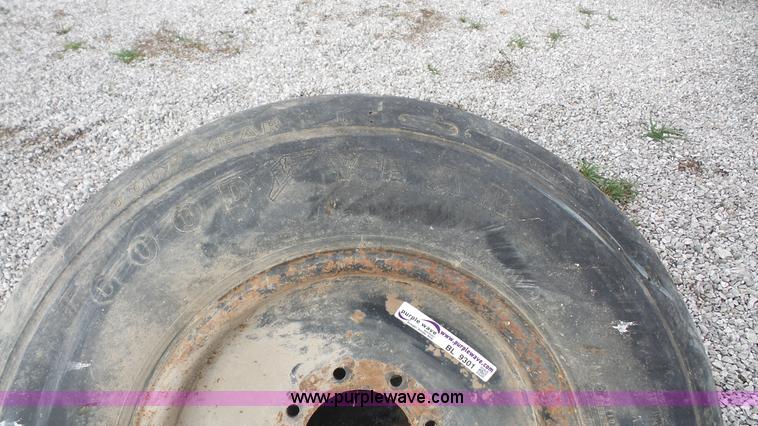 image for item BL9301 (2) H40x14.0-19 airplane tires and wheels