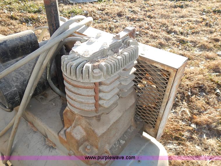 image for item BN9069 1975 National air compressor