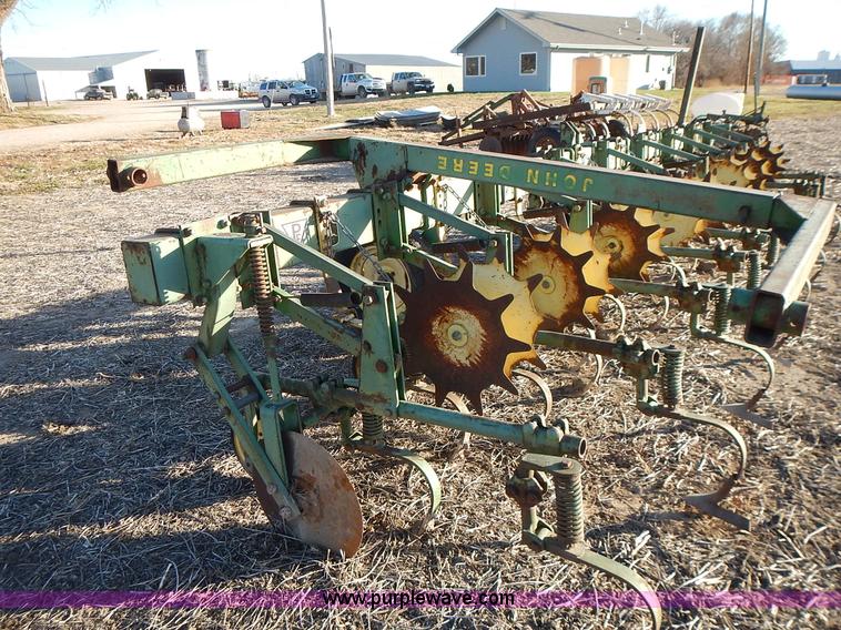 image for item BN9074 John Deere RM cultivator