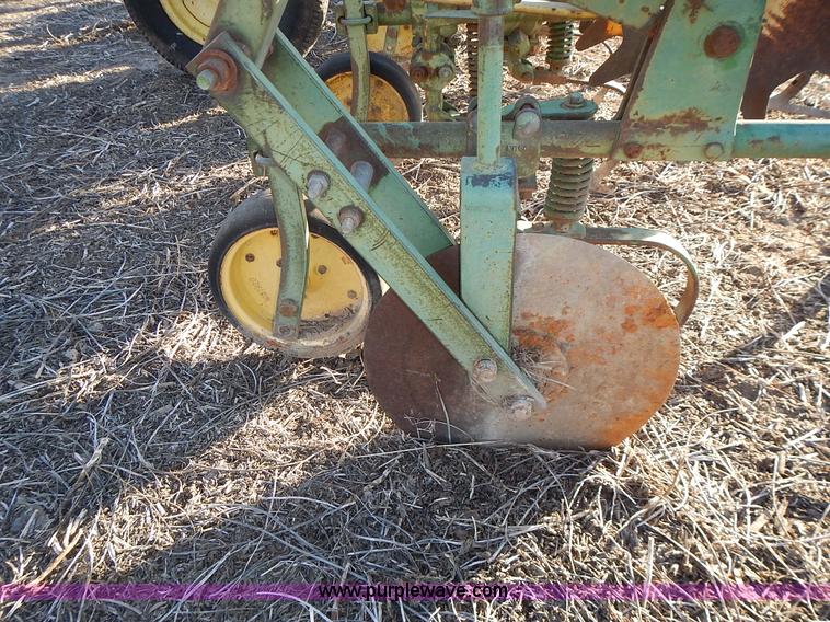 image for item BN9074 John Deere RM cultivator