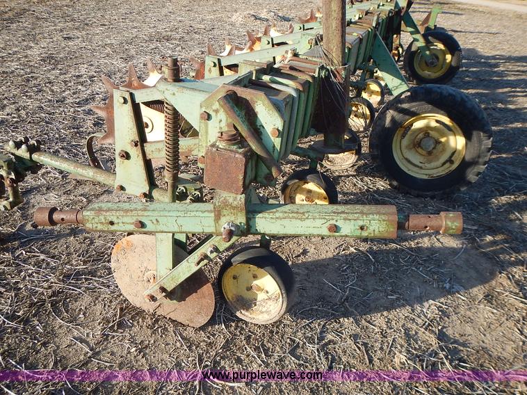 image for item BN9074 John Deere RM cultivator