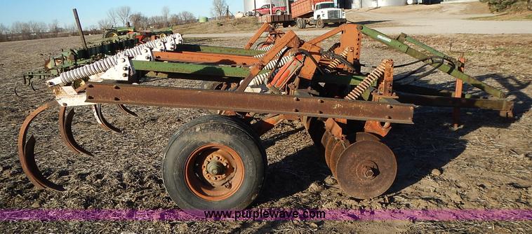 image for item BN9075 Glencoe soil saver chisel plow