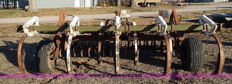 image for item BN9075 Glencoe soil saver chisel plow