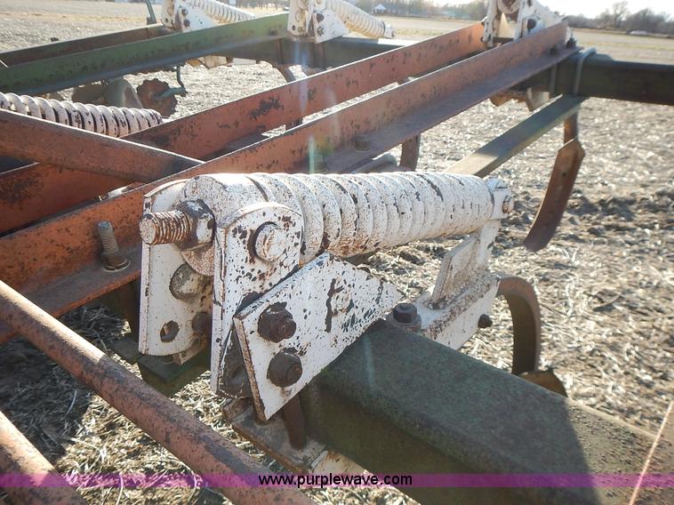 image for item BN9075 Glencoe soil saver chisel plow