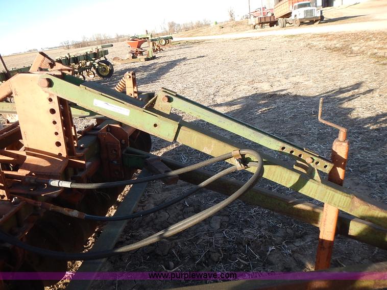 image for item BN9075 Glencoe soil saver chisel plow