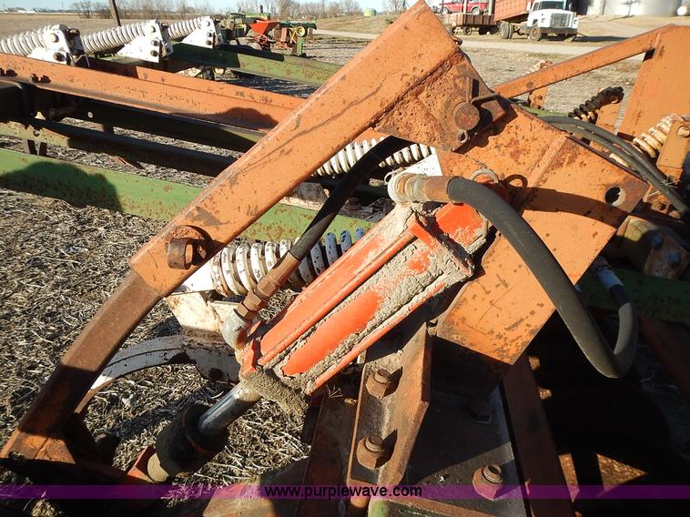 image for item BN9075 Glencoe soil saver chisel plow