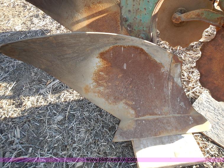 image for item BN9076 John Deere two bottom plow