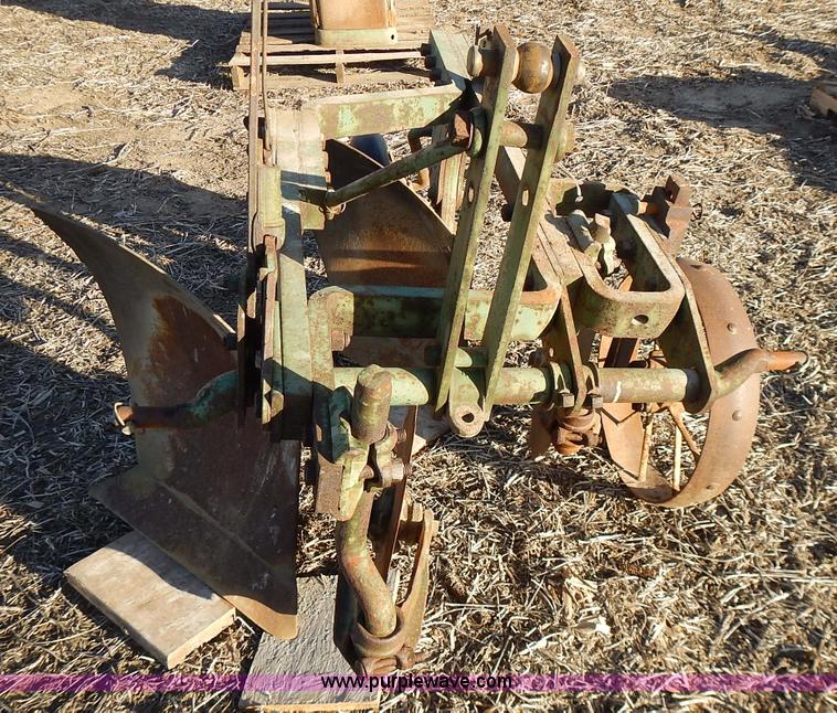 image for item BN9076 John Deere two bottom plow