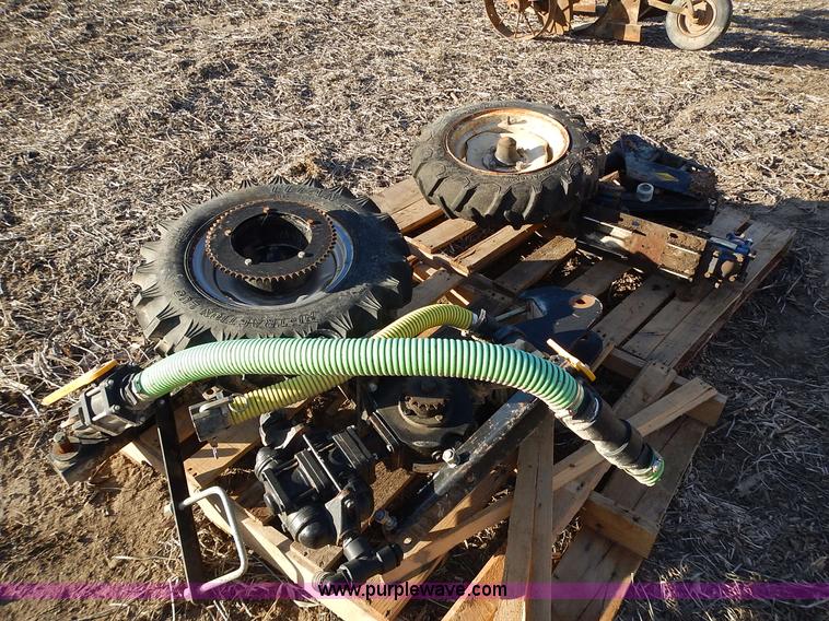 image for item BN9077 Assorted applicator equipment