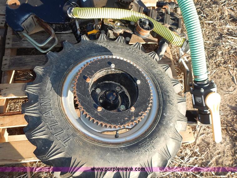 image for item BN9077 Assorted applicator equipment