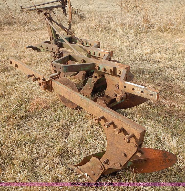 image for item BN9084 John Deere plow