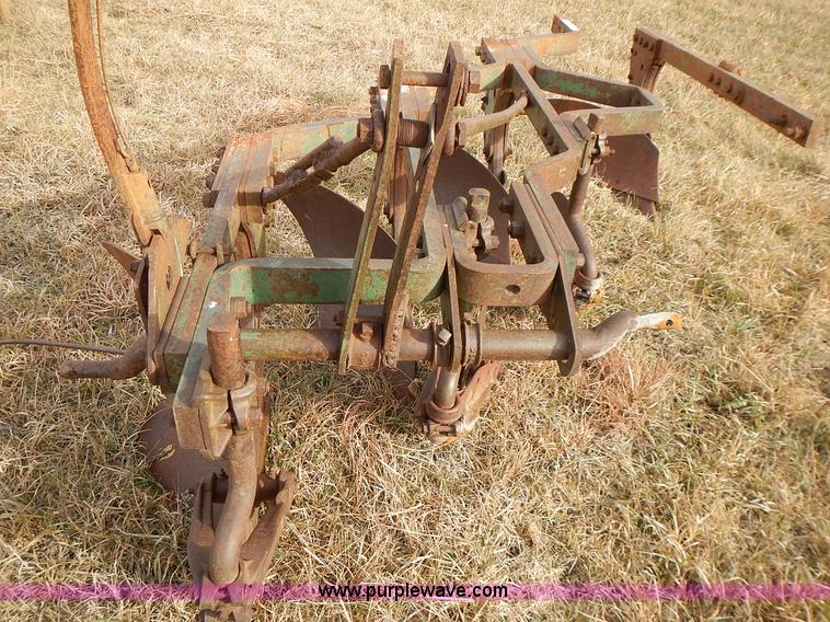 image for item BN9084 John Deere plow