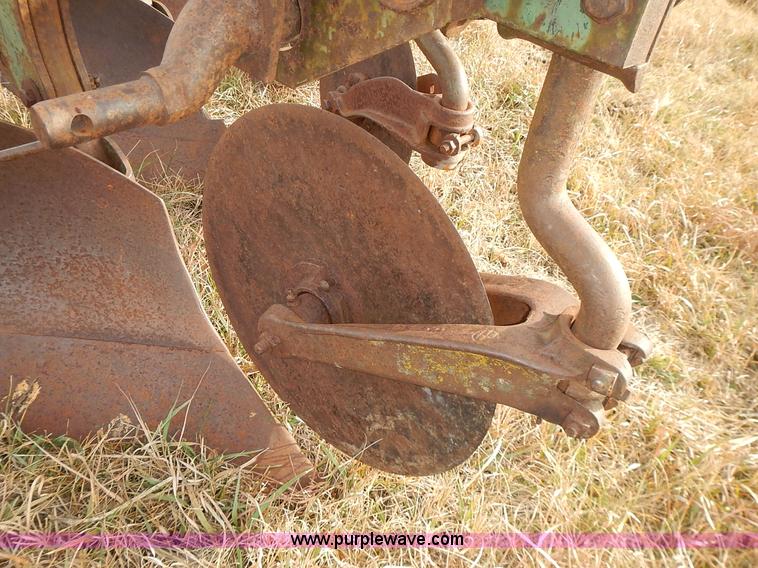 image for item BN9084 John Deere plow