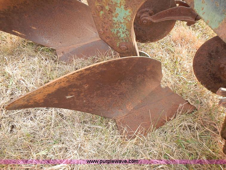 image for item BN9084 John Deere plow