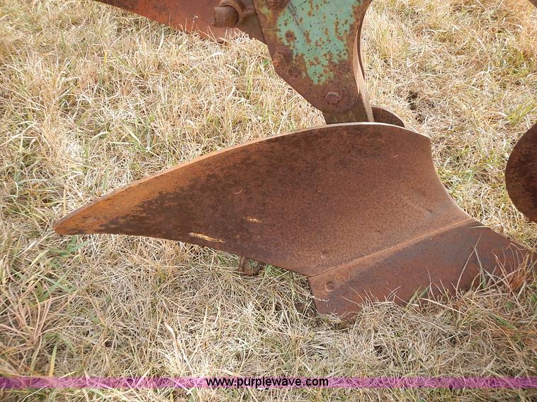 image for item BN9084 John Deere plow