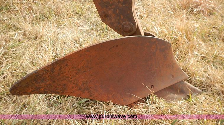image for item BN9084 John Deere plow