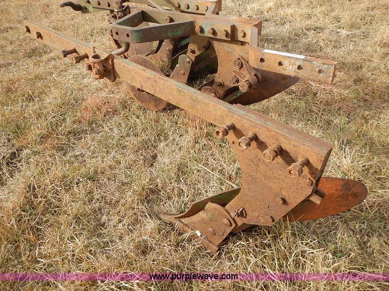 image for item BN9084 John Deere plow