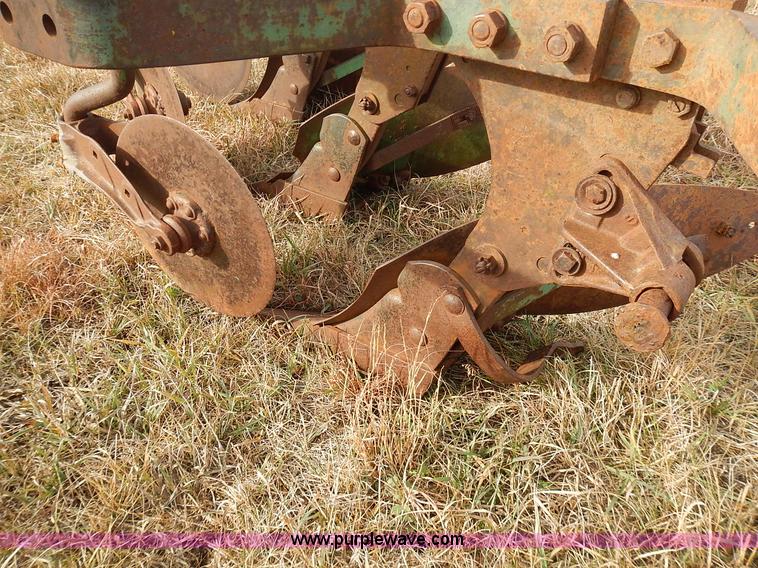 image for item BN9084 John Deere plow