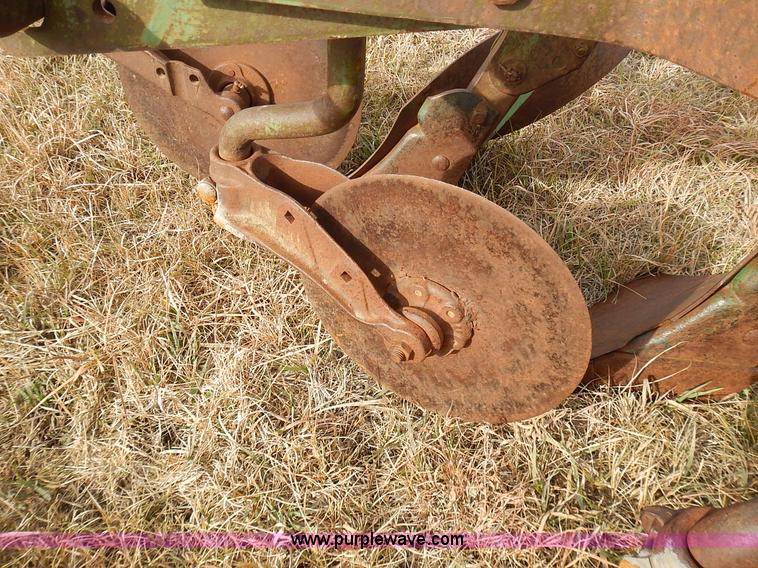 image for item BN9084 John Deere plow