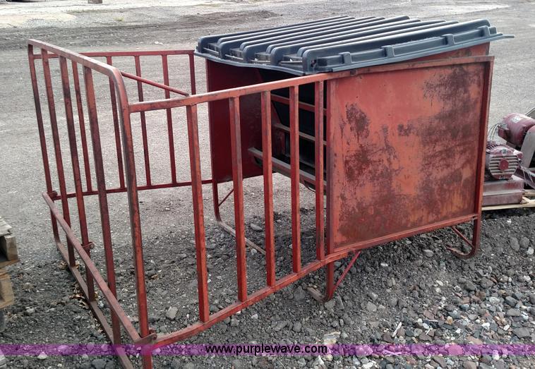 image for item BR9400 Poli Tron calf feeder