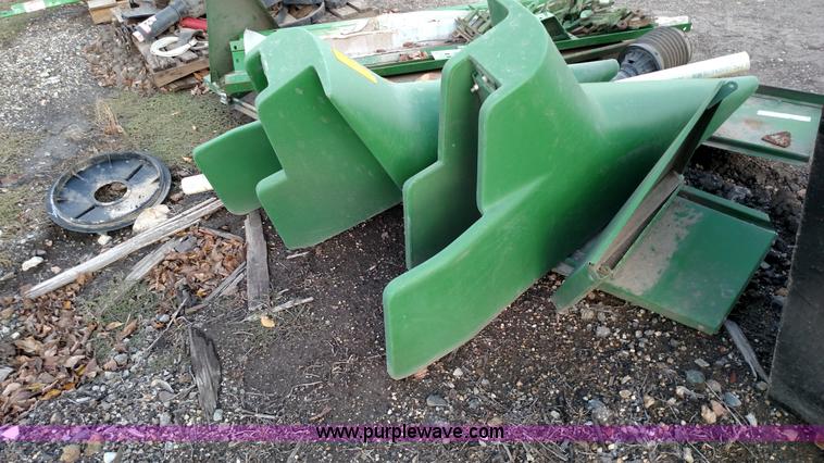 image for item BR9405 Assorted John Deere header parts