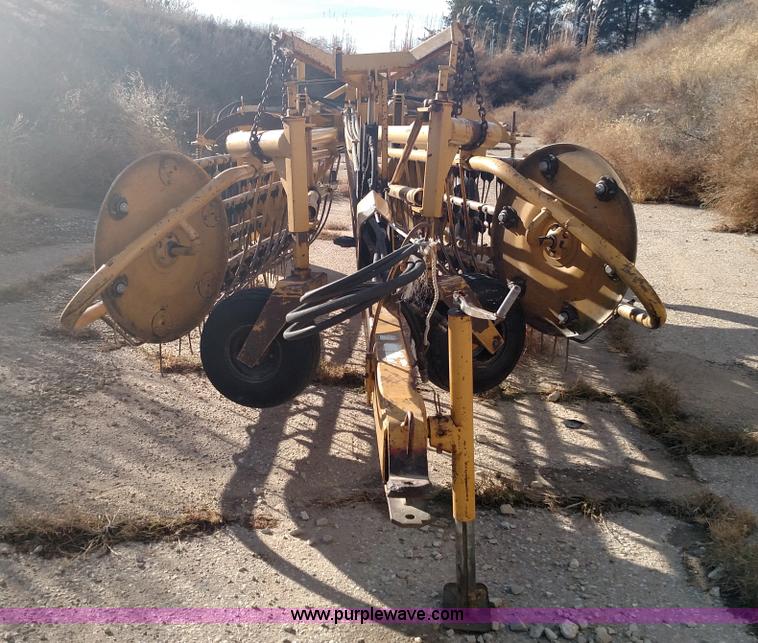 image for item BR9420 Vermeer R23 twin hay rake