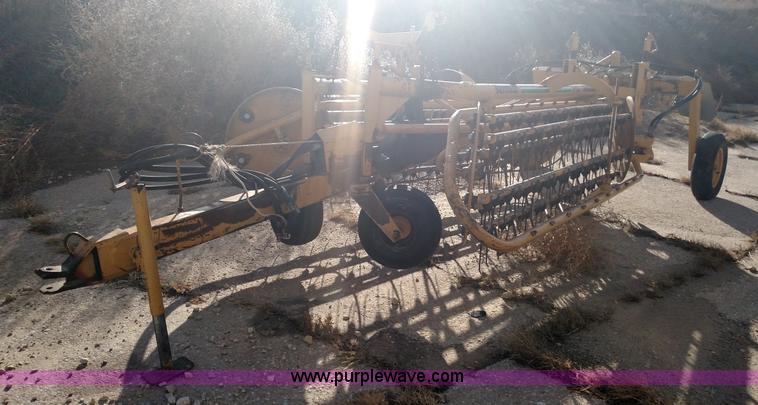image for item BR9420 Vermeer R23 twin hay rake