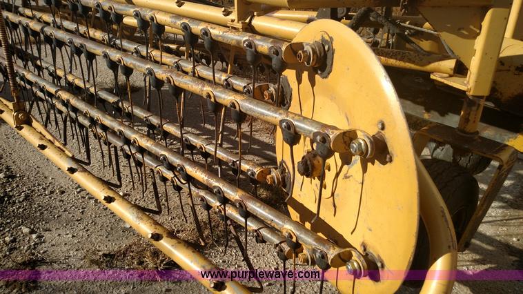 image for item BR9420 Vermeer R23 twin hay rake