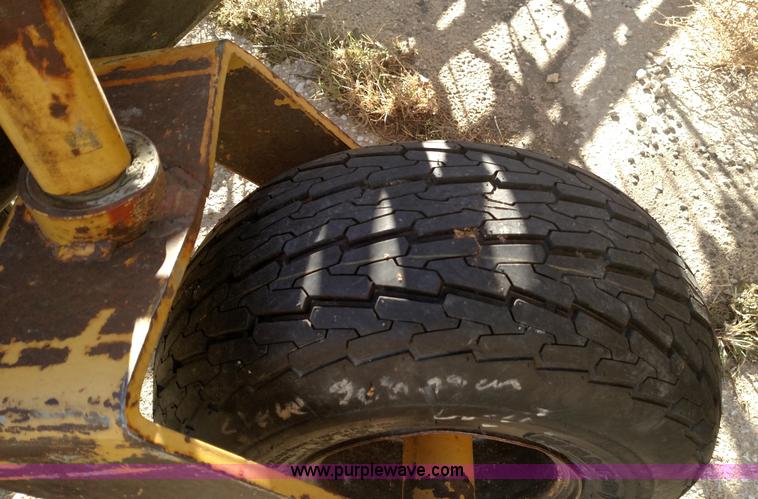 image for item BR9420 Vermeer R23 twin hay rake