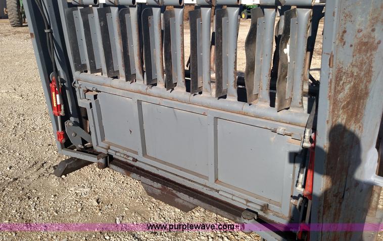 image for item BR9421 Shop built cattle squeeze chute