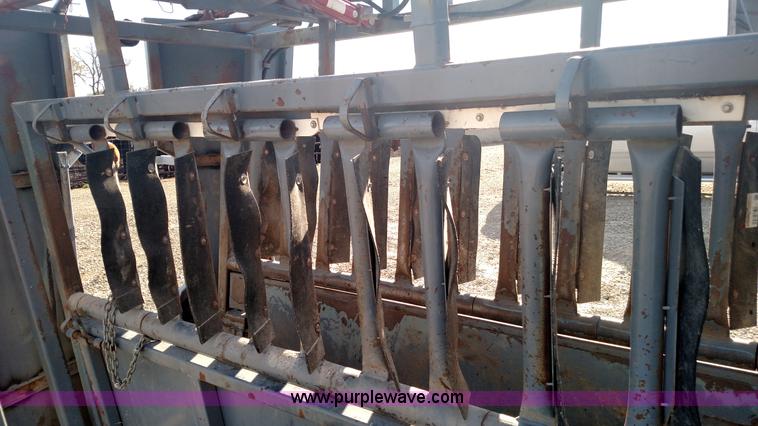 image for item BR9421 Shop built cattle squeeze chute