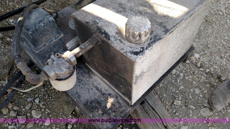 image for item BR9421 Shop built cattle squeeze chute