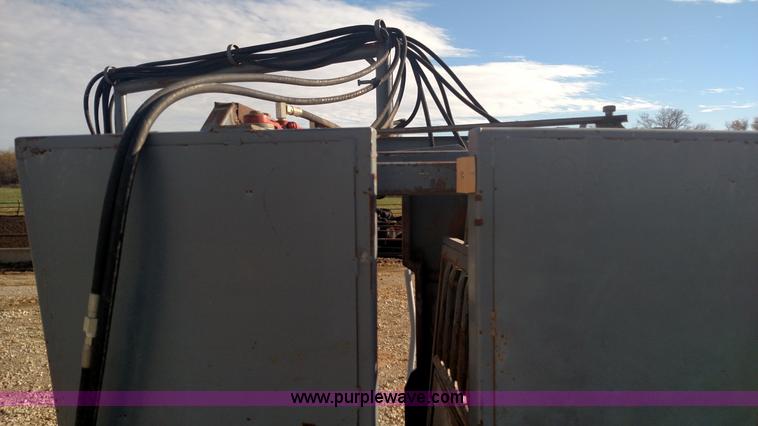 image for item BR9421 Shop built cattle squeeze chute