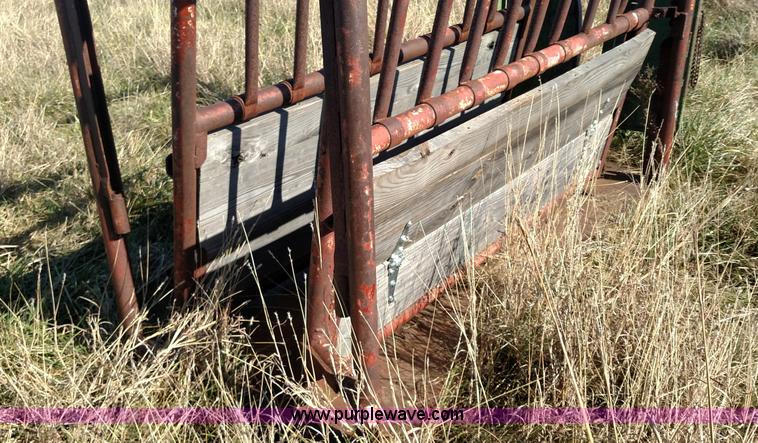 image for item BR9430 WW cattle chute