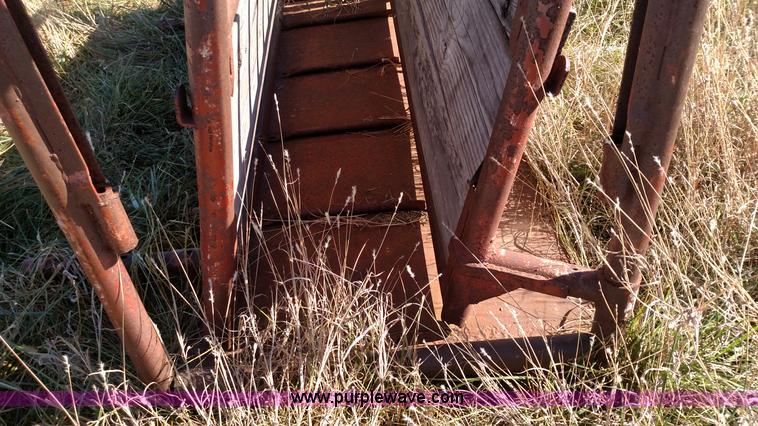 image for item BR9430 WW cattle chute