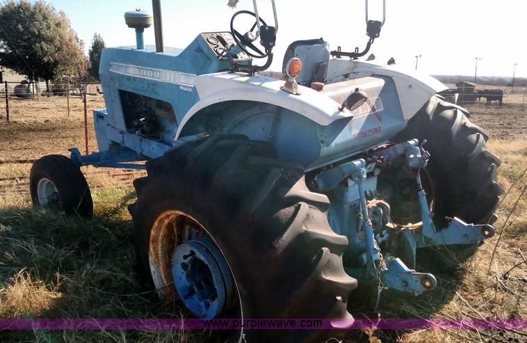 image for item BR9432 Ford 8000 tractor