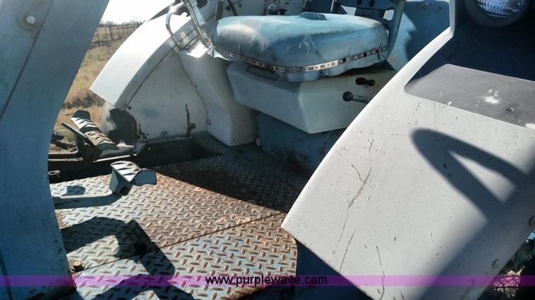 image for item BR9432 Ford 8000 tractor