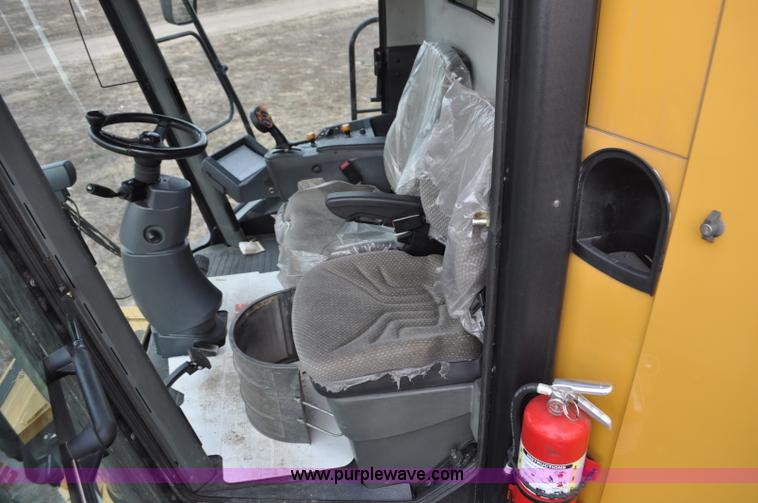 image for item G7075 2010 Lexion Claas 570R combine