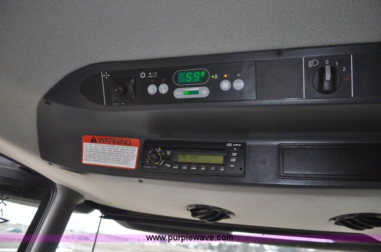 image for item G7075 2010 Lexion Claas 570R combine